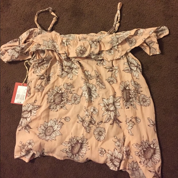 Light rose pink blouse - Picture 3 of 3